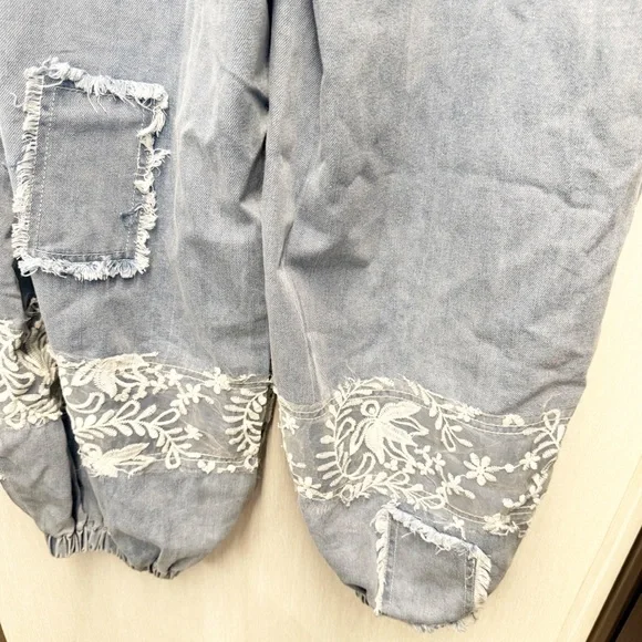 NWOT POL Floral Patchwork Denim Joggers, Size Medium - Picture 10 of 13